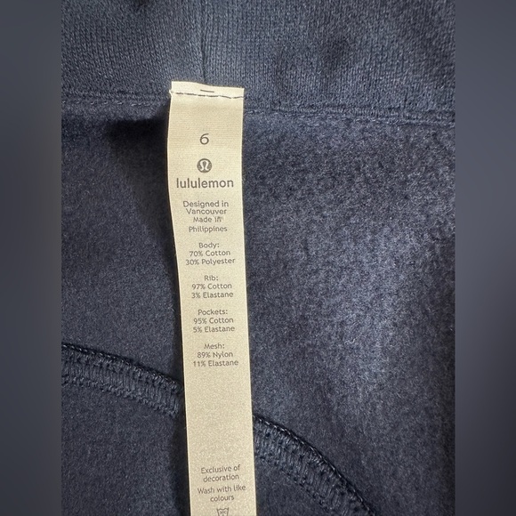 Lululemon Scuba Hoodie Light Cotton navy Fleece with advertising 
size 6 - Picture 4 of 4